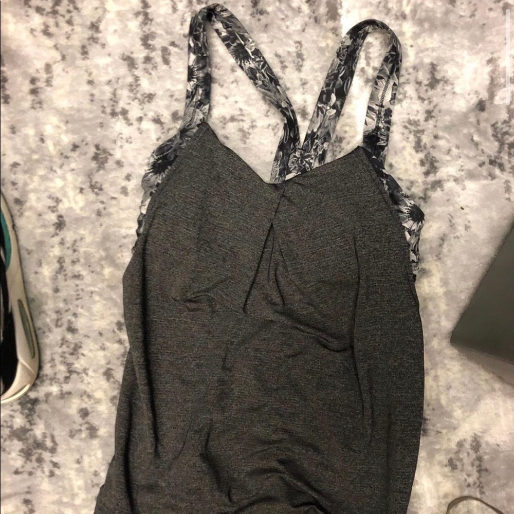 Lululemon tank size 2